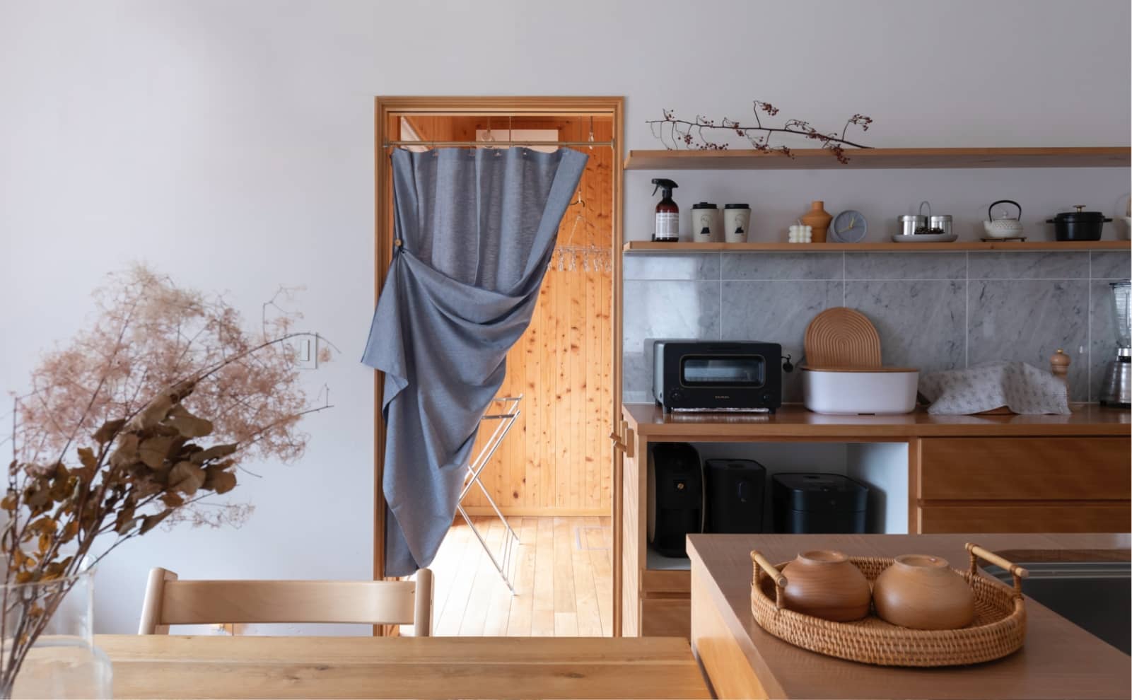 みおインテリア素材 ウォールミラー 北欧 姿見 壁掛けミラー 全身鏡 壁掛け 韓国 ウェーブ